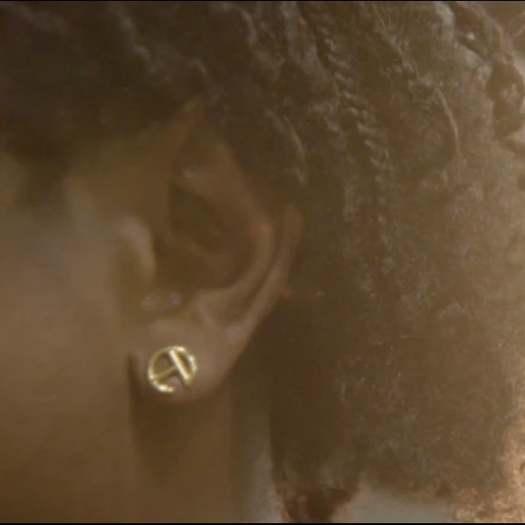 🛑SOLD🛑 NEW😍👑 Authentic Gold TELFAR logo stud earrings - Picture 4 of 10